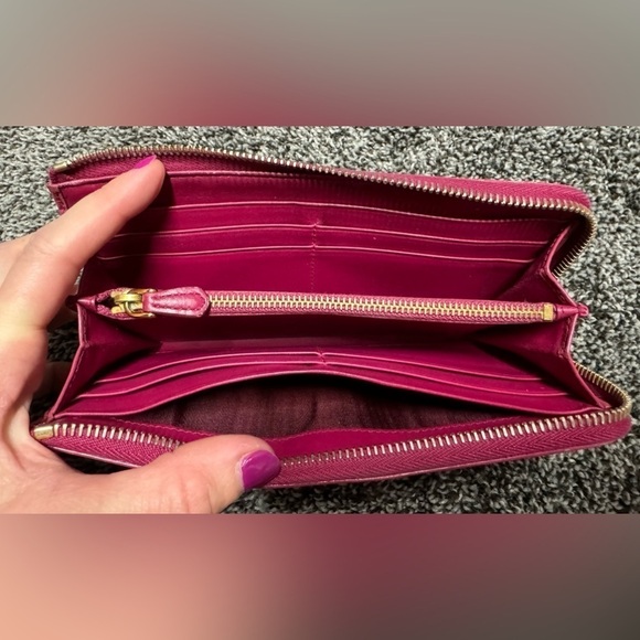 Prada wallet - Picture 4 of 16